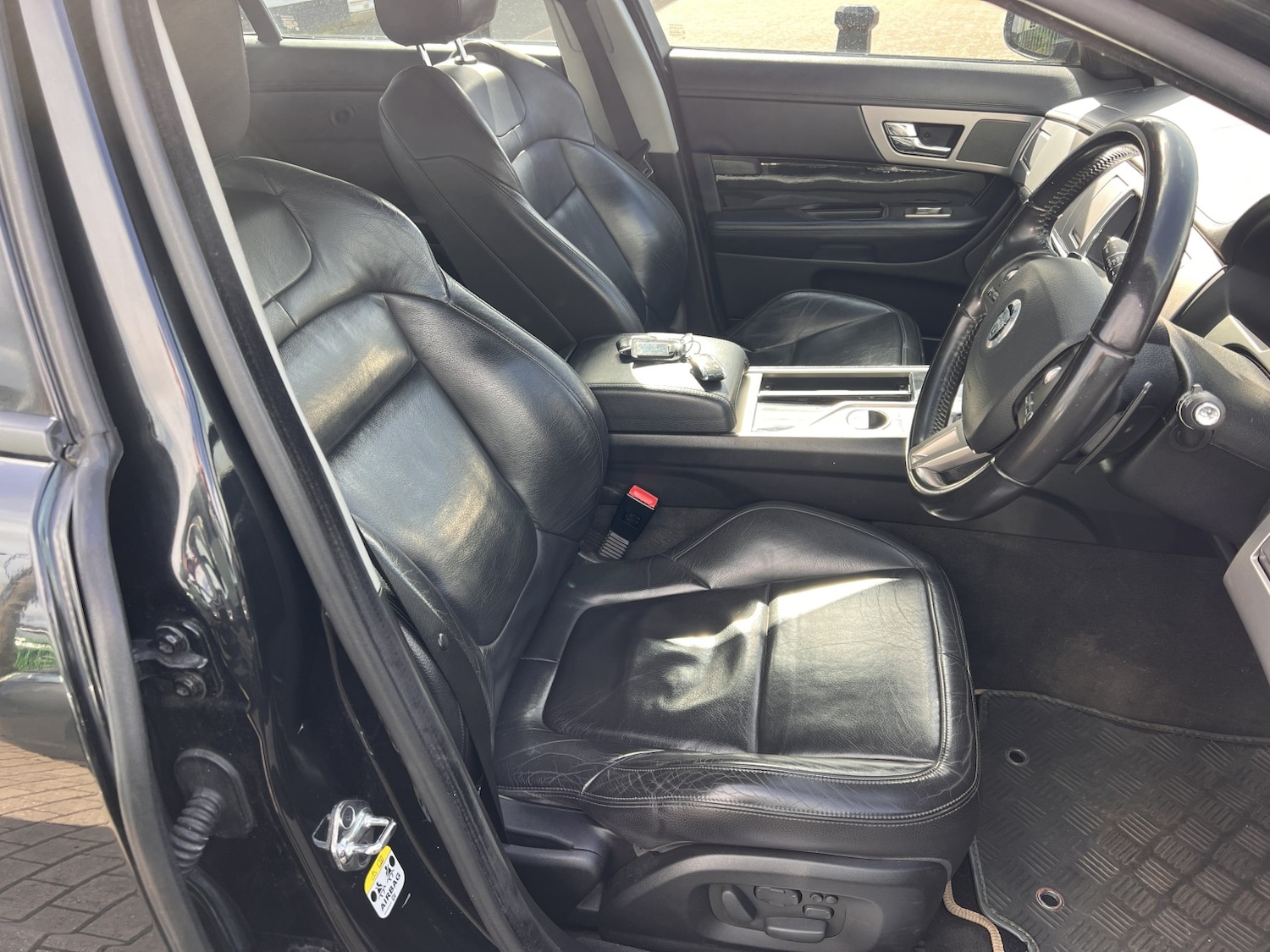 Used Jaguar XF 2010 for sale - 78057062: Photo 5