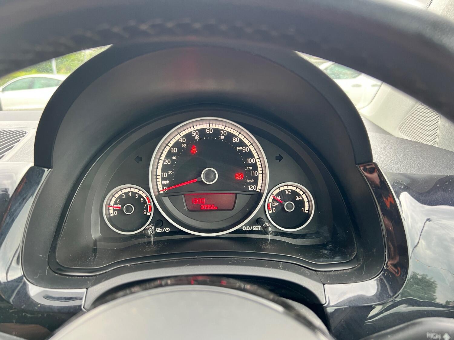 Used Volkswagen up! 2014 for sale - 78056953: Photo 8