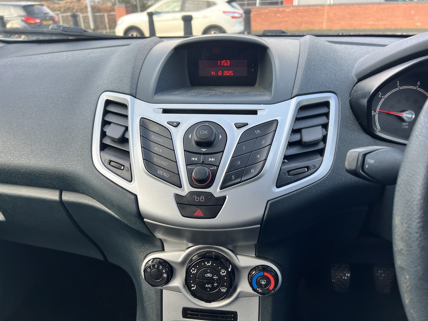 Used Ford Fiesta 2012 for sale - 77118607: Photo 8