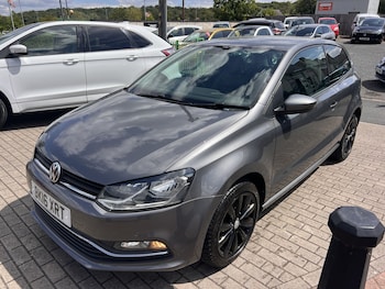 Used Volkswagen Polo 2016 for sale - 79395165: Photo