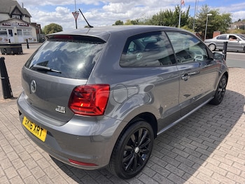 Used Volkswagen Polo 2016 for sale - 79395165: Photo