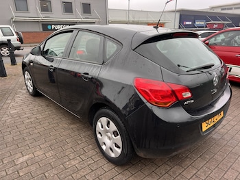 Used Vauxhall Astra 2012 for sale - 77370710: Photo