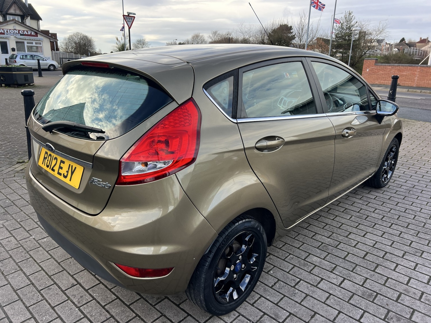 Used Ford Fiesta 2012 for sale - 77118514: Photo 3
