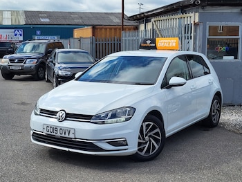 Used Volkswagen Golf 2019 for sale - 78040592: Photo