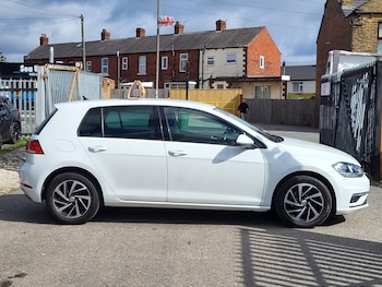 Used Volkswagen Golf 2019 for sale - 78040592: Photo