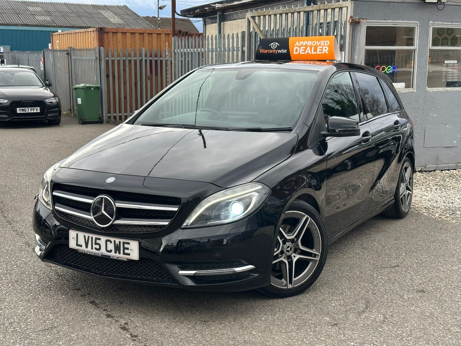 Used Mercedes-Benz B Class 2015 for sale - 78012308: Photo 3