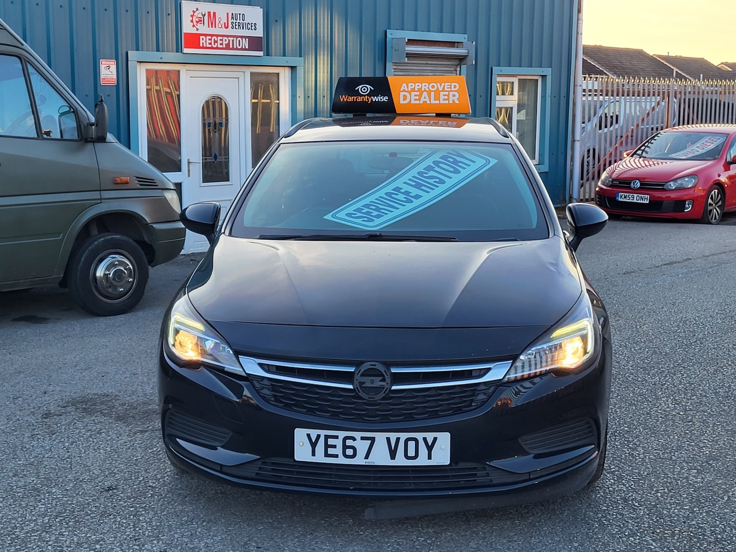 Used Vauxhall Astra 2017 for sale - 76961227: Photo 2
