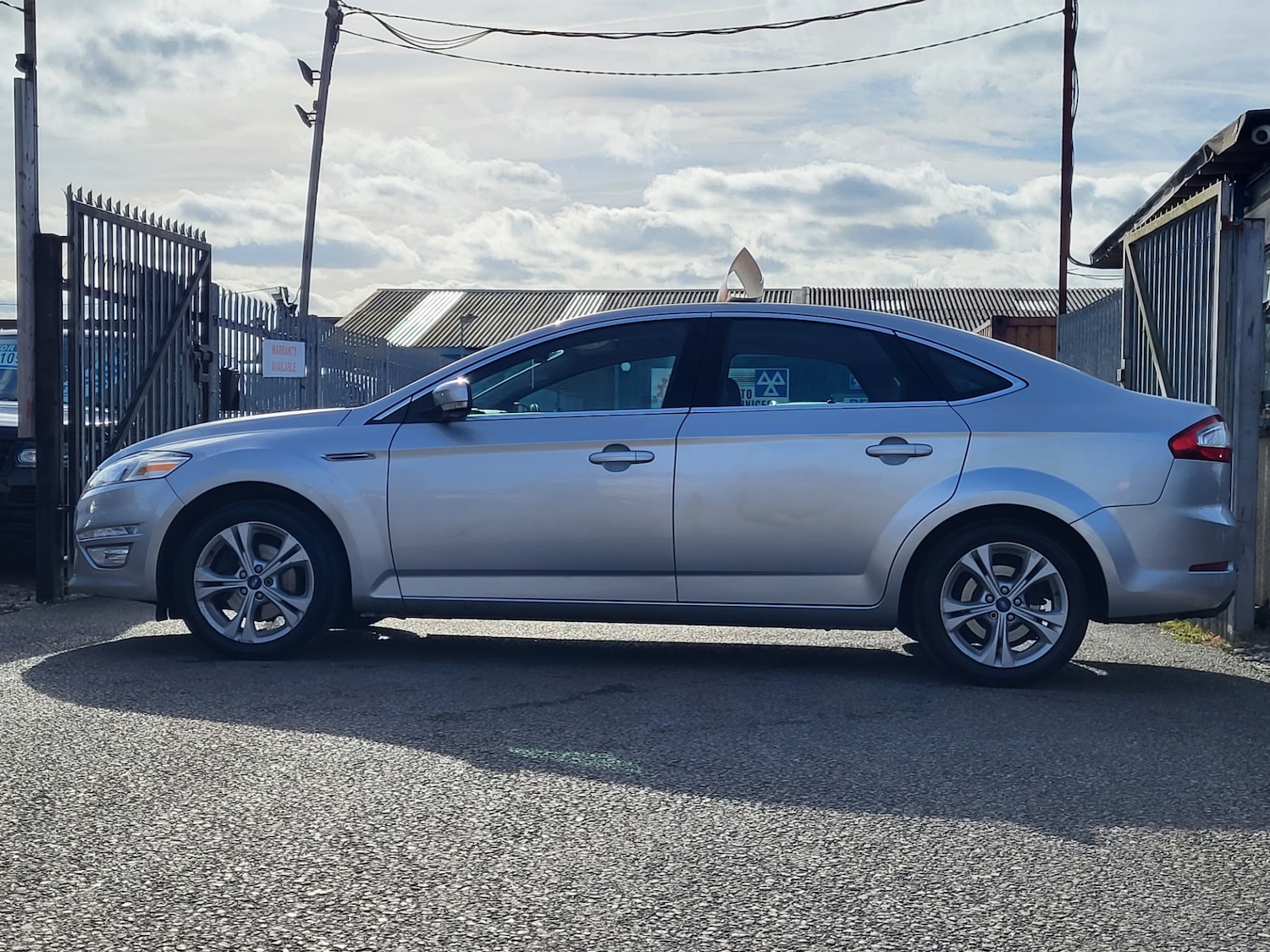 Used Ford Mondeo 2012 for sale - 77650302: Photo 16