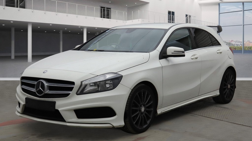 Used Mercedes-Benz A-Class 2014 for sale - 77128284: Photo 2