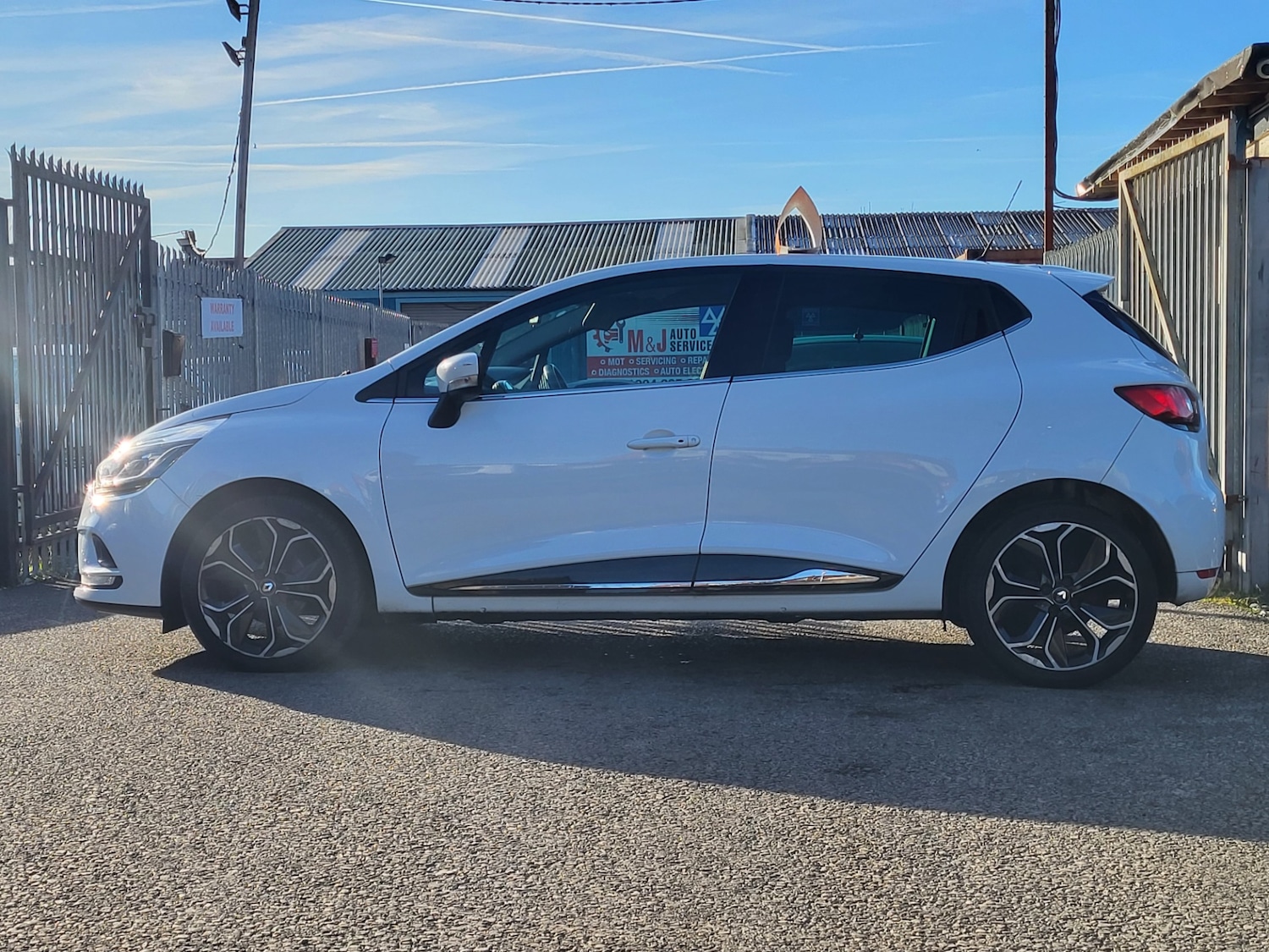 Used Renault Clio 2018 for sale - 76960726: Photo 17