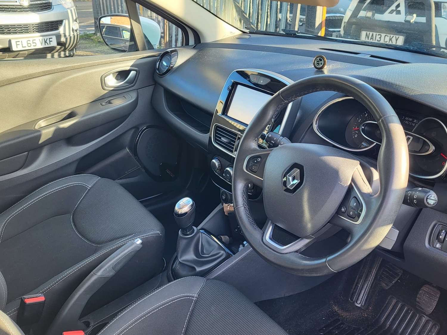 Used Renault Clio 2018 for sale - 76960726: Photo 6