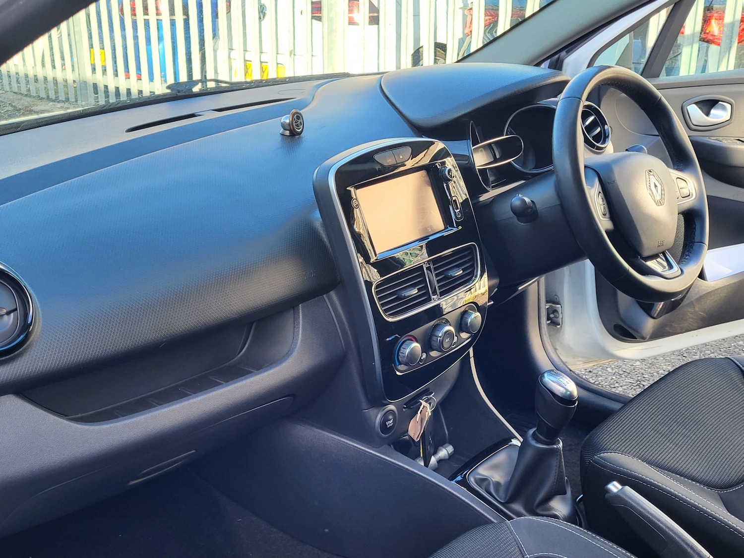 Used Renault Clio 2018 for sale - 76960726: Photo 8