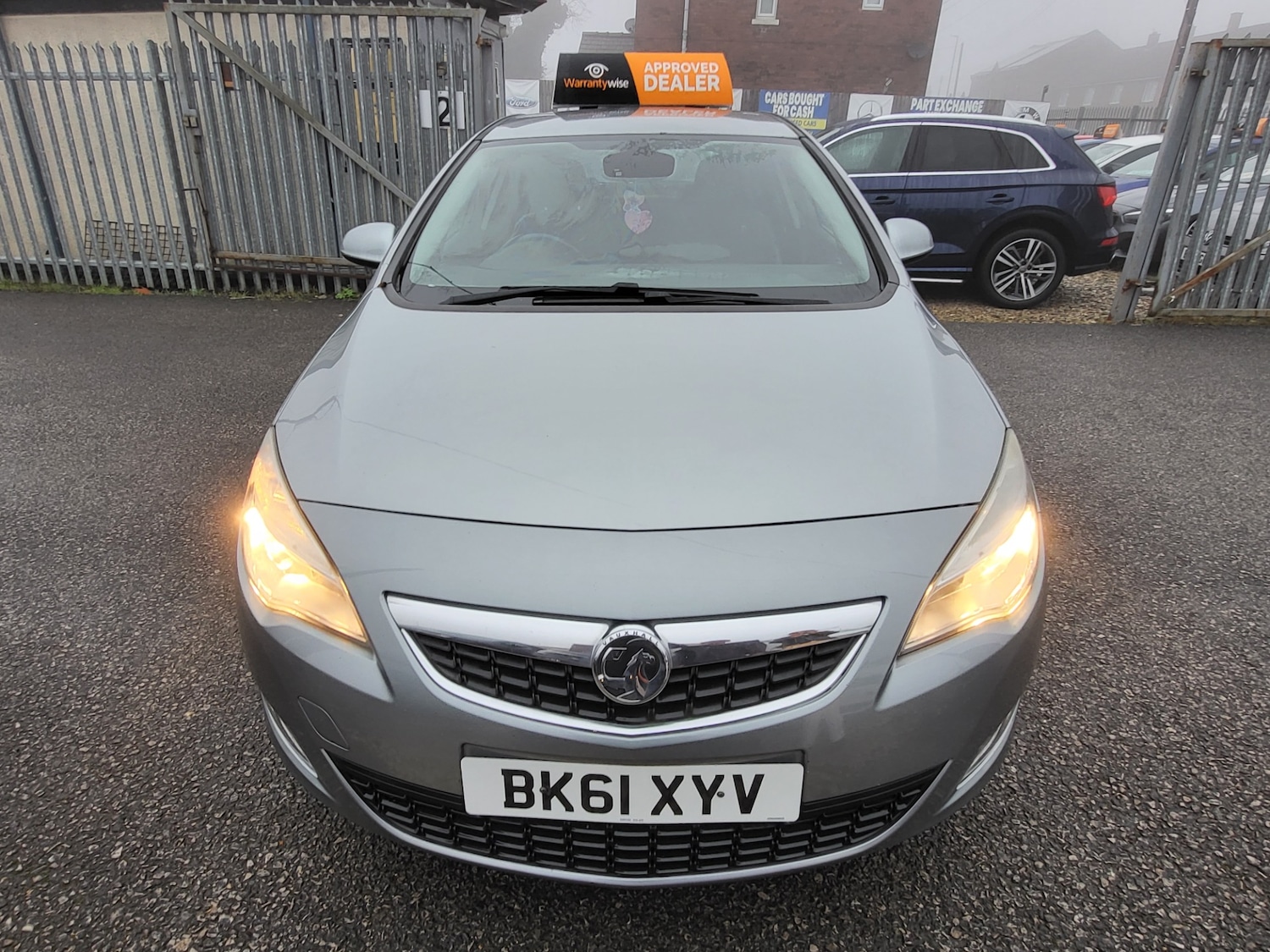 Used Vauxhall Astra 2011 for sale - 77019430: Photo 2