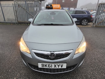 Used Vauxhall Astra 2011 for sale - 77019430: Photo