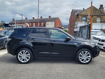Used Land Rover Discovery Sport 2017 for sale - 79054448: Photo
