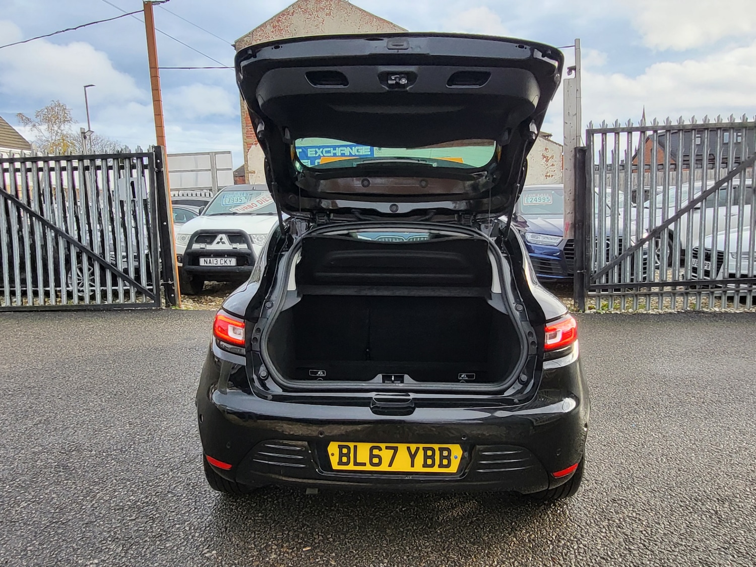 Used Renault Clio 2018 for sale - 76960737: Photo 12