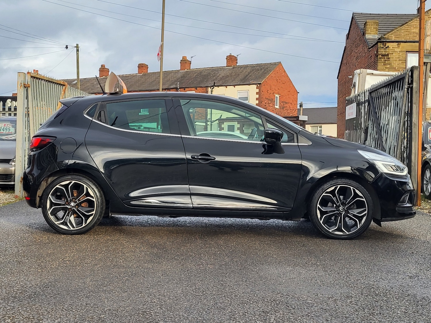 Used Renault Clio 2018 for sale - 76960737: Photo 17