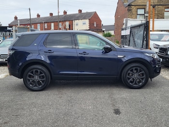 Used Land Rover Discovery Sport 2017 for sale - 79252574: Photo