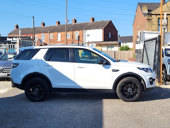 Used Land Rover Discovery Sport 2017 for sale - 79154259: Photo