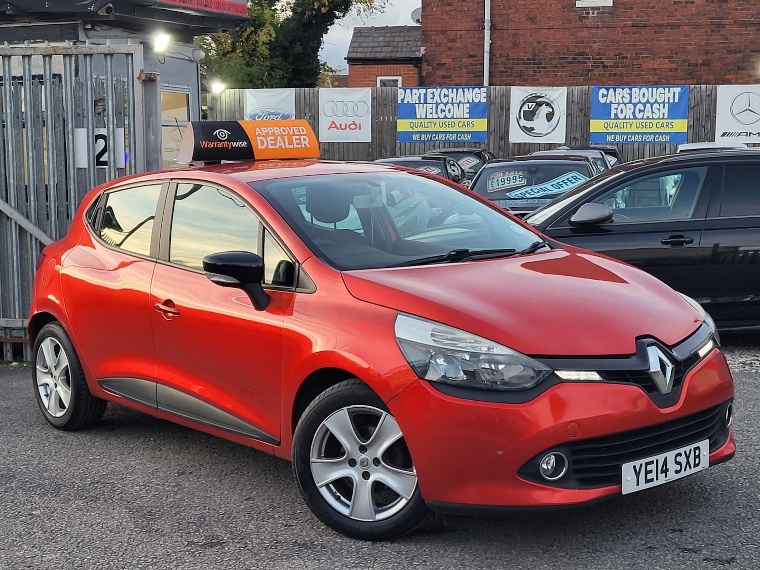 Used Renault Clio 2014 for sale - 76960329: Photo 1