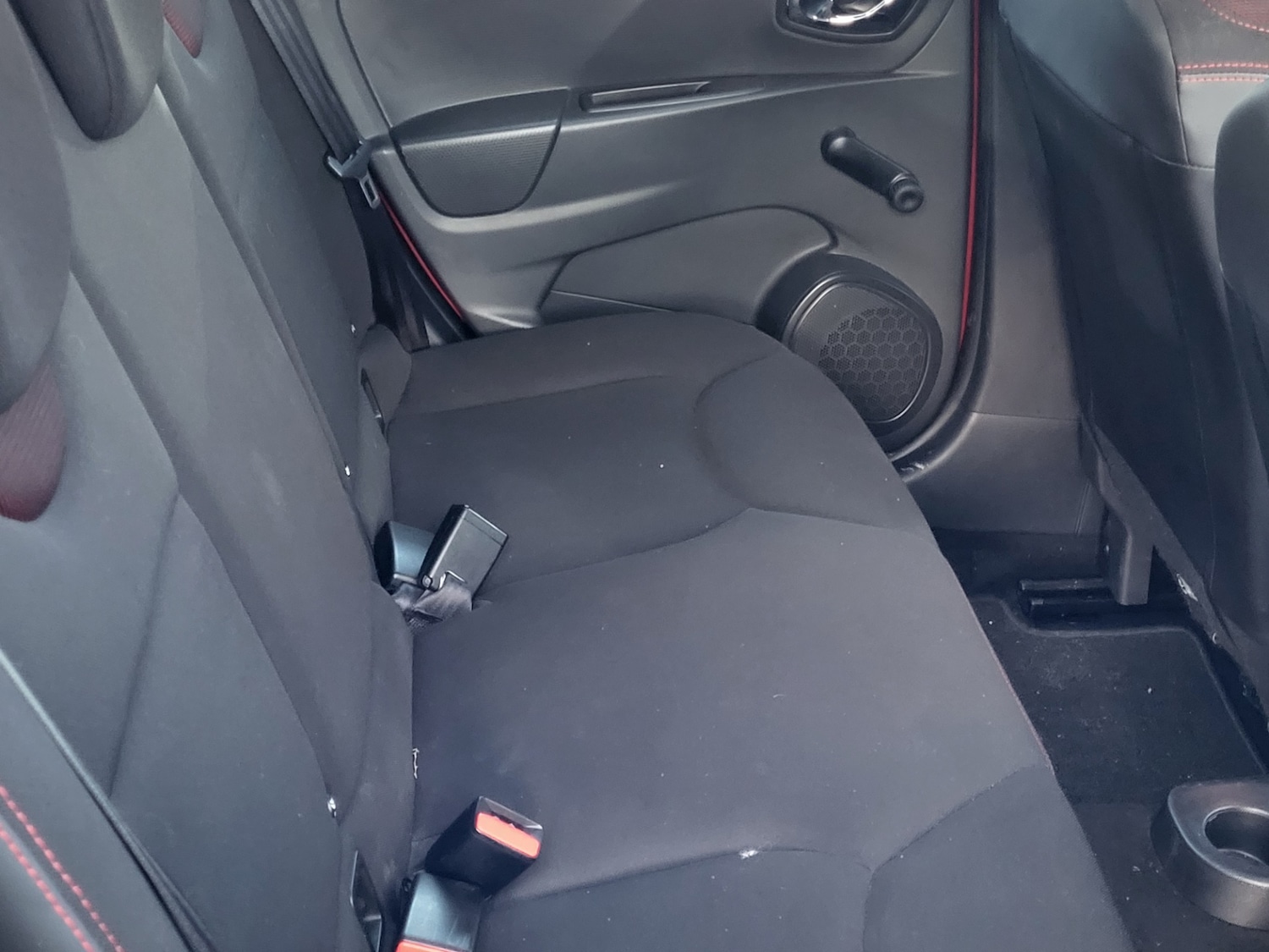 Used Renault Clio 2014 for sale - 76960329: Photo 18