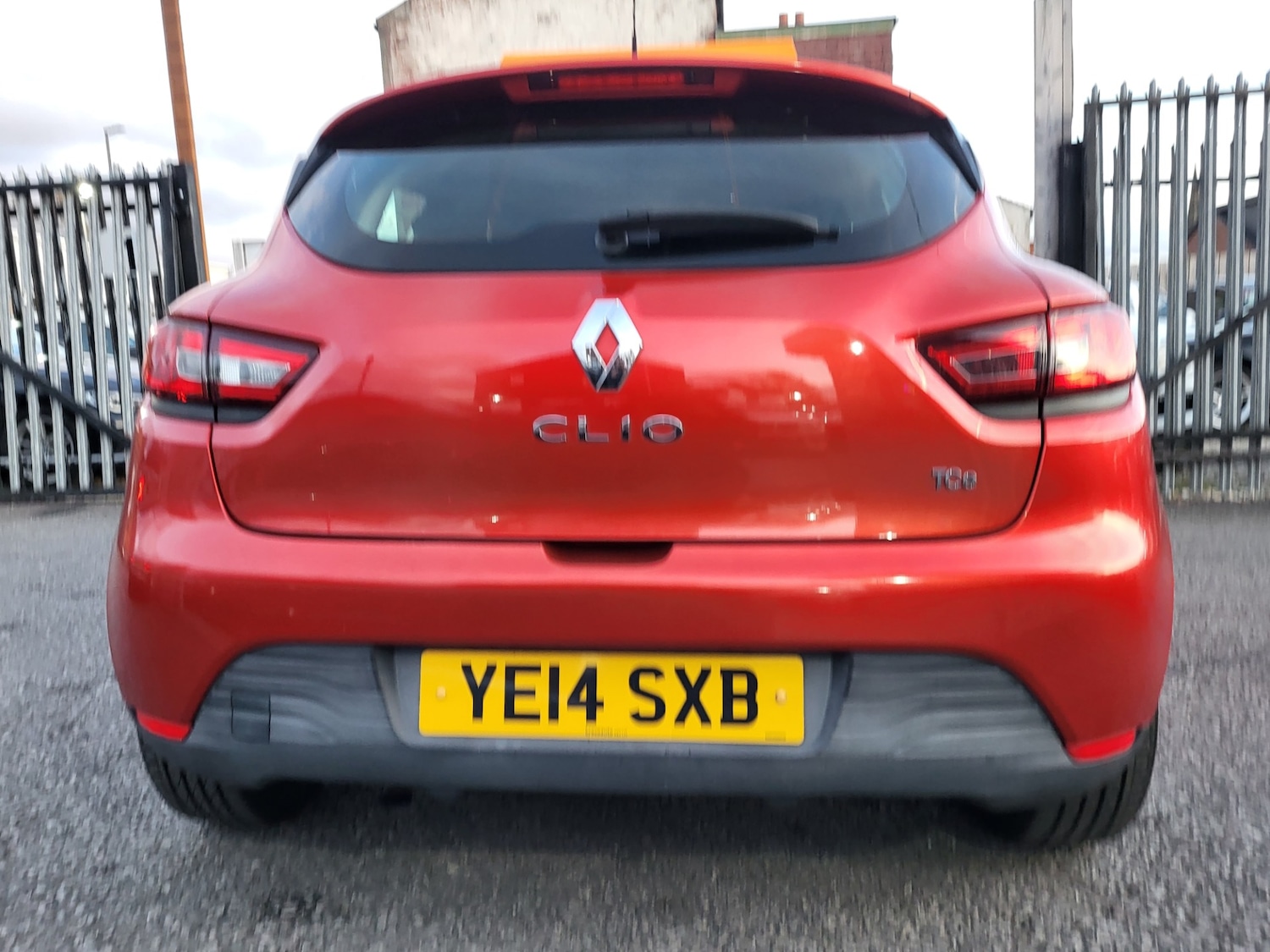 Used Renault Clio 2014 for sale - 76960329: Photo 24