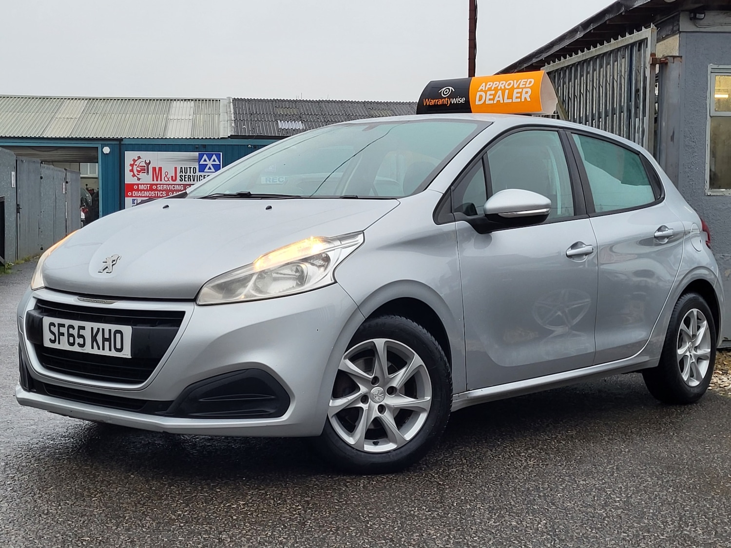 Used Peugeot 208 2015 for sale - 77460403: Photo 14