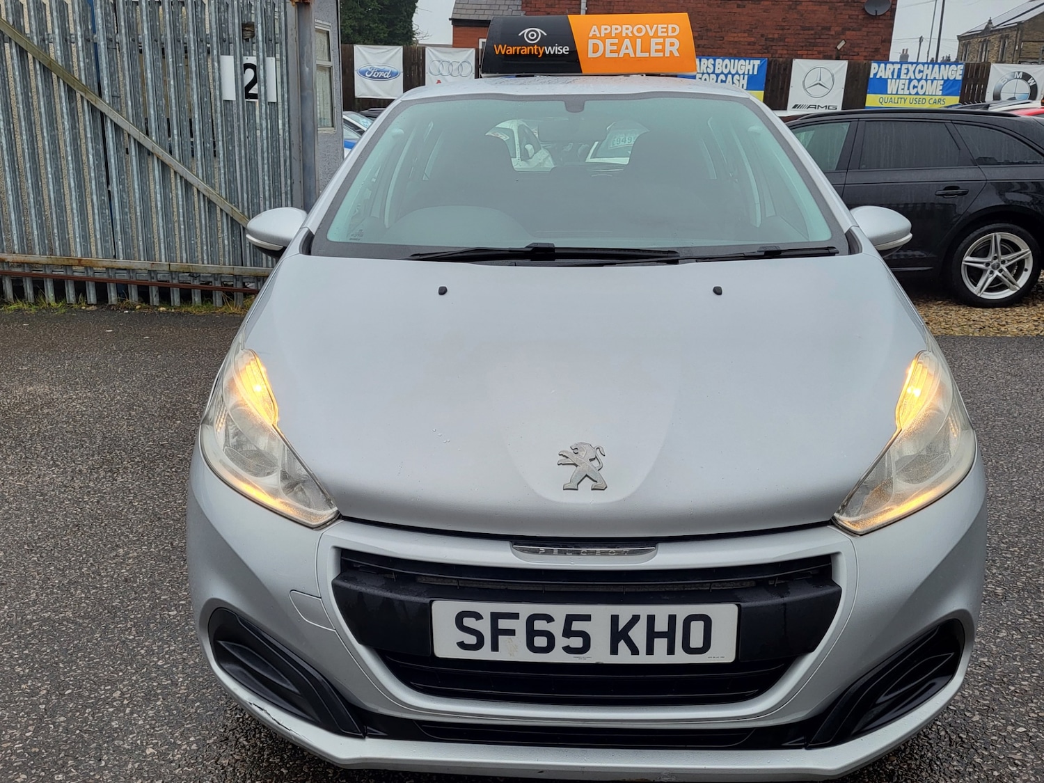 Used Peugeot 208 2015 for sale - 77460403: Photo 2