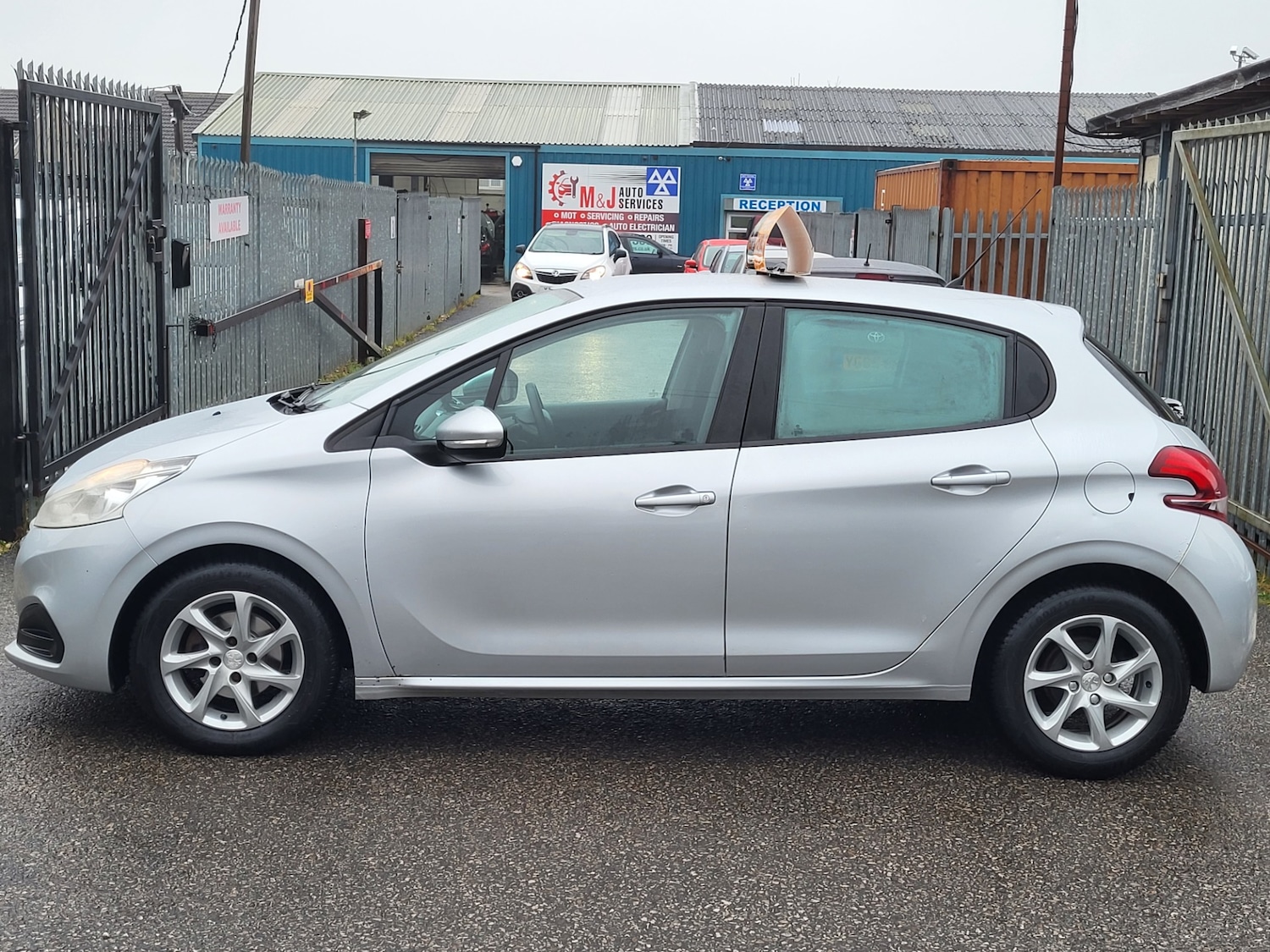Used Peugeot 208 2015 for sale - 77460403: Photo 5