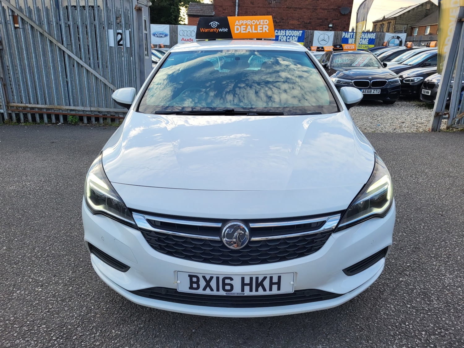 Used Vauxhall Astra 2016 for sale - 76961204: Photo 2