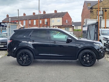 Used Land Rover Discovery Sport 2017 for sale - 78594431: Photo