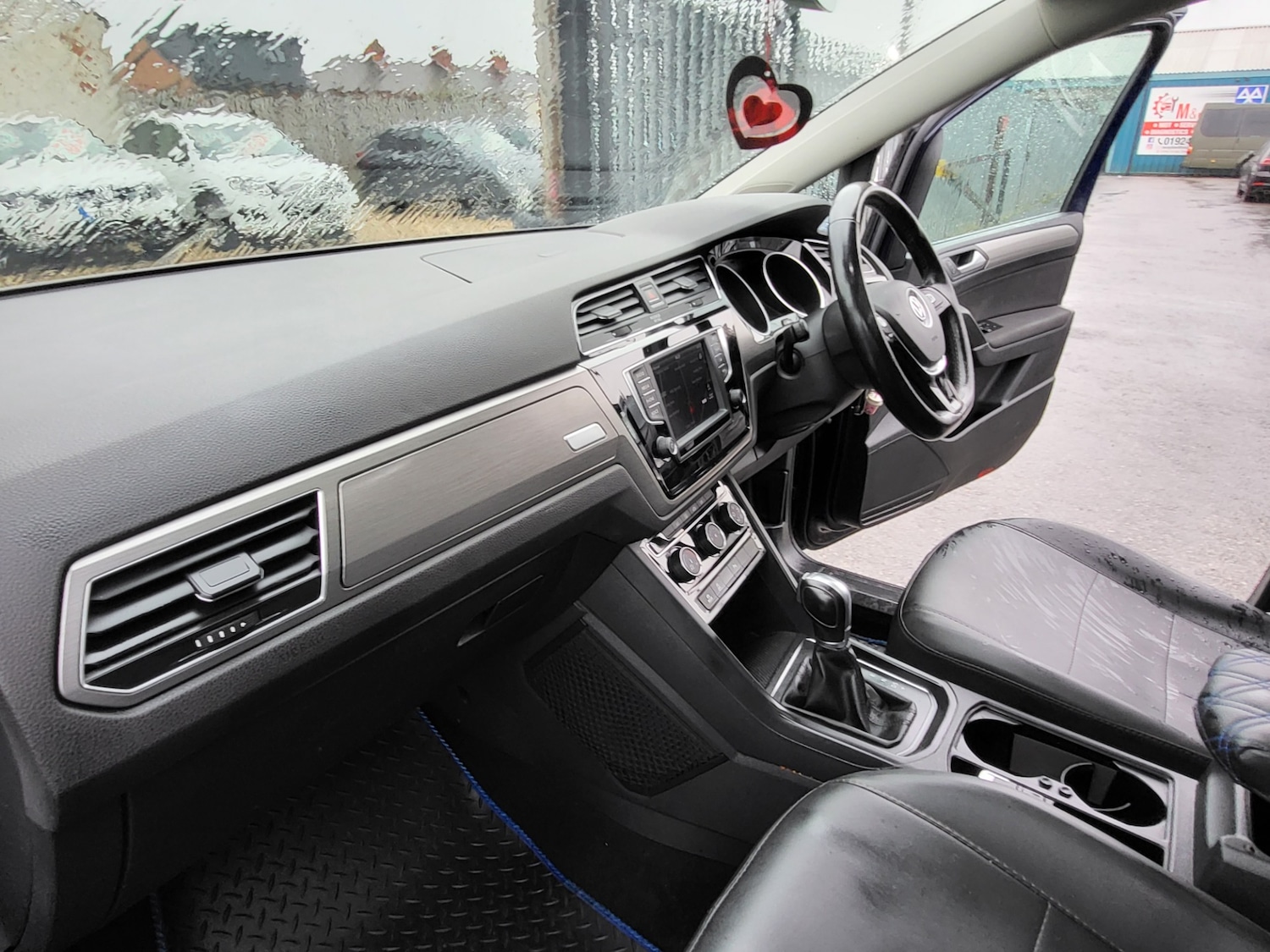 Used Volkswagen Touran 2017 for sale - 76958608: Photo 8