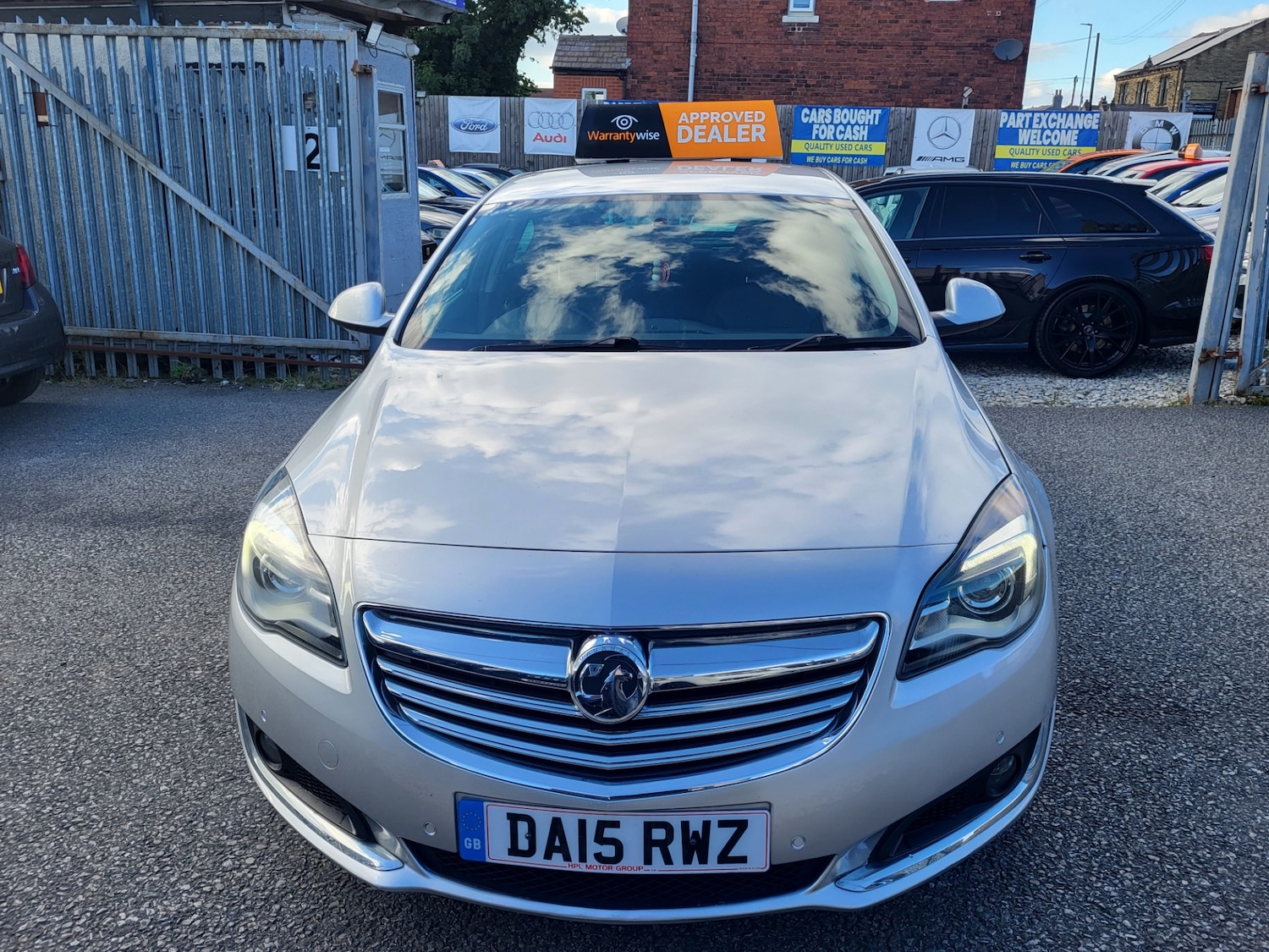 Used Vauxhall Insignia 2015 for sale - 77034022: Photo 2