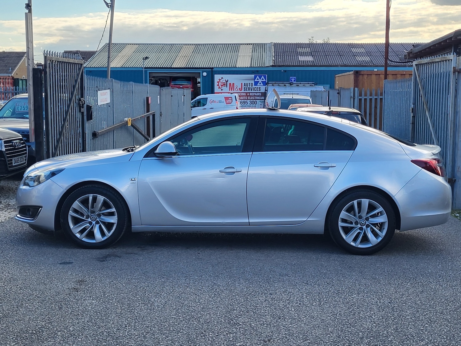 Used Vauxhall Insignia 2015 for sale - 77034022: Photo 5