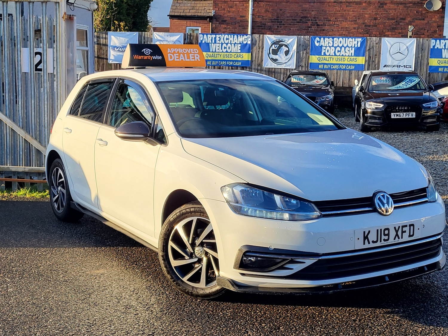Used Volkswagen Golf 2019 for sale - 76963041: Photo 1