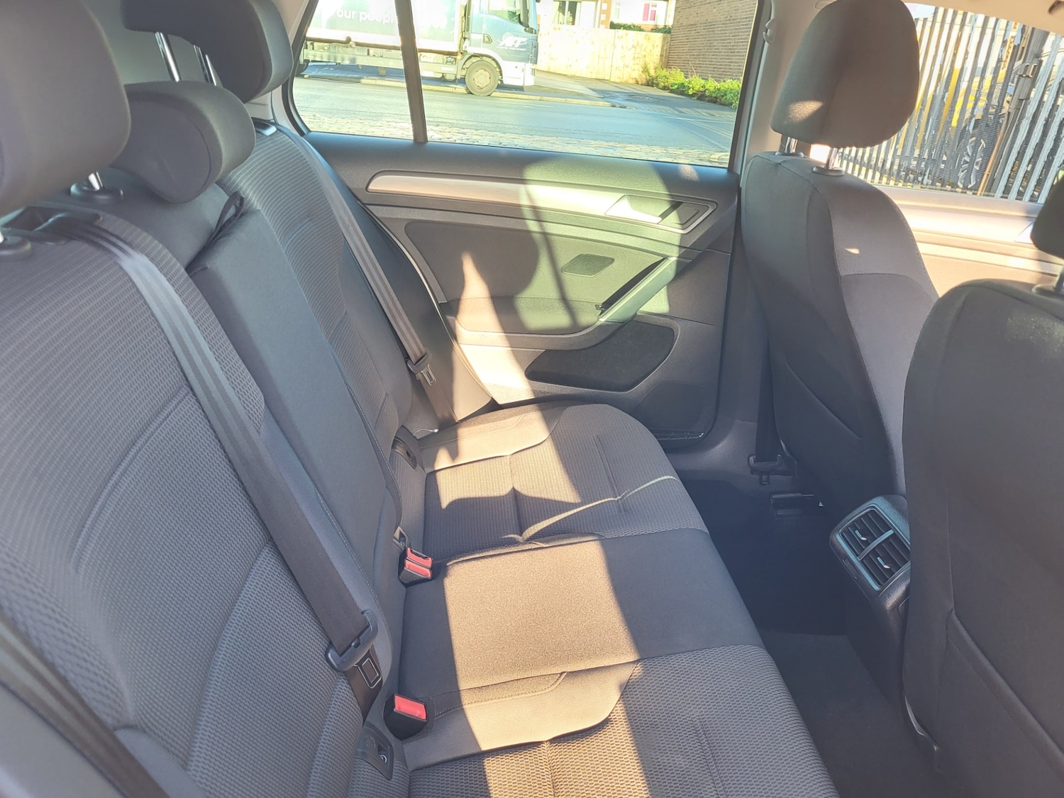 Used Volkswagen Golf 2019 for sale - 76963041: Photo 21