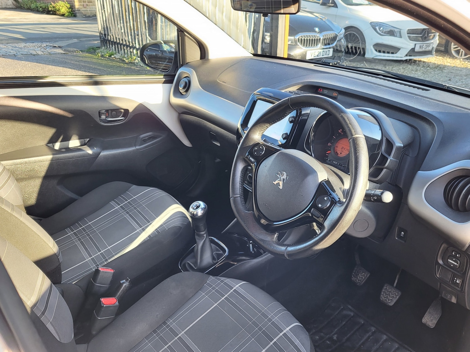 Used Peugeot 108 2017 for sale - 76960739: Photo 6