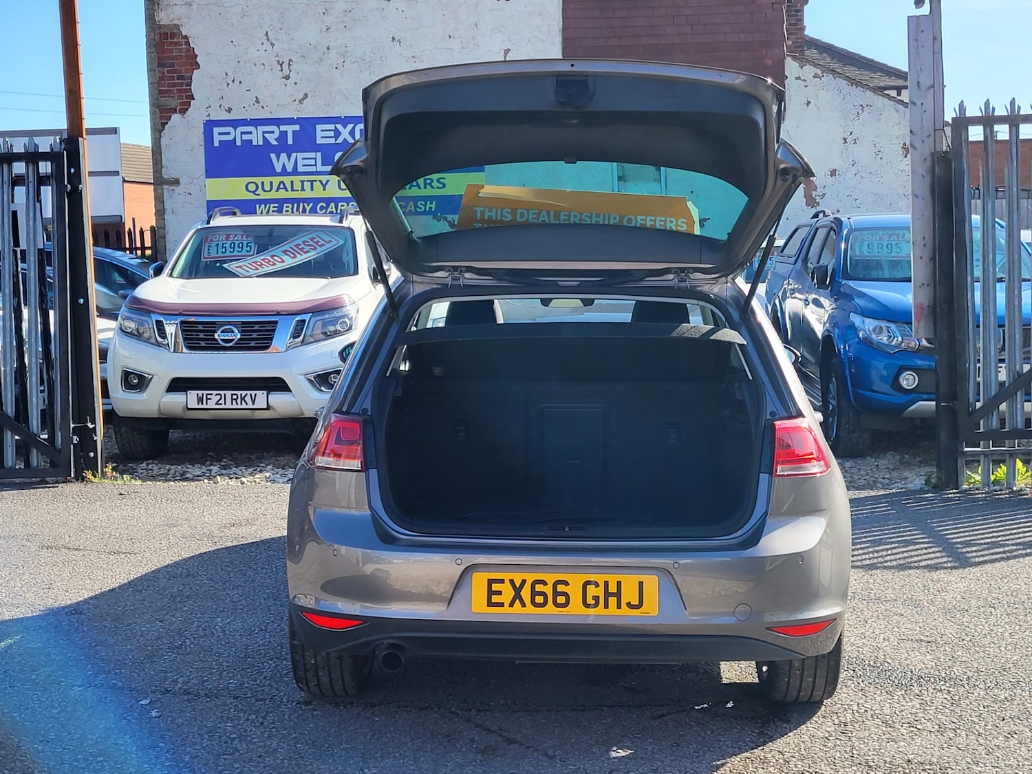 Used Volkswagen Golf 2016 for sale - 76962865: Photo 11