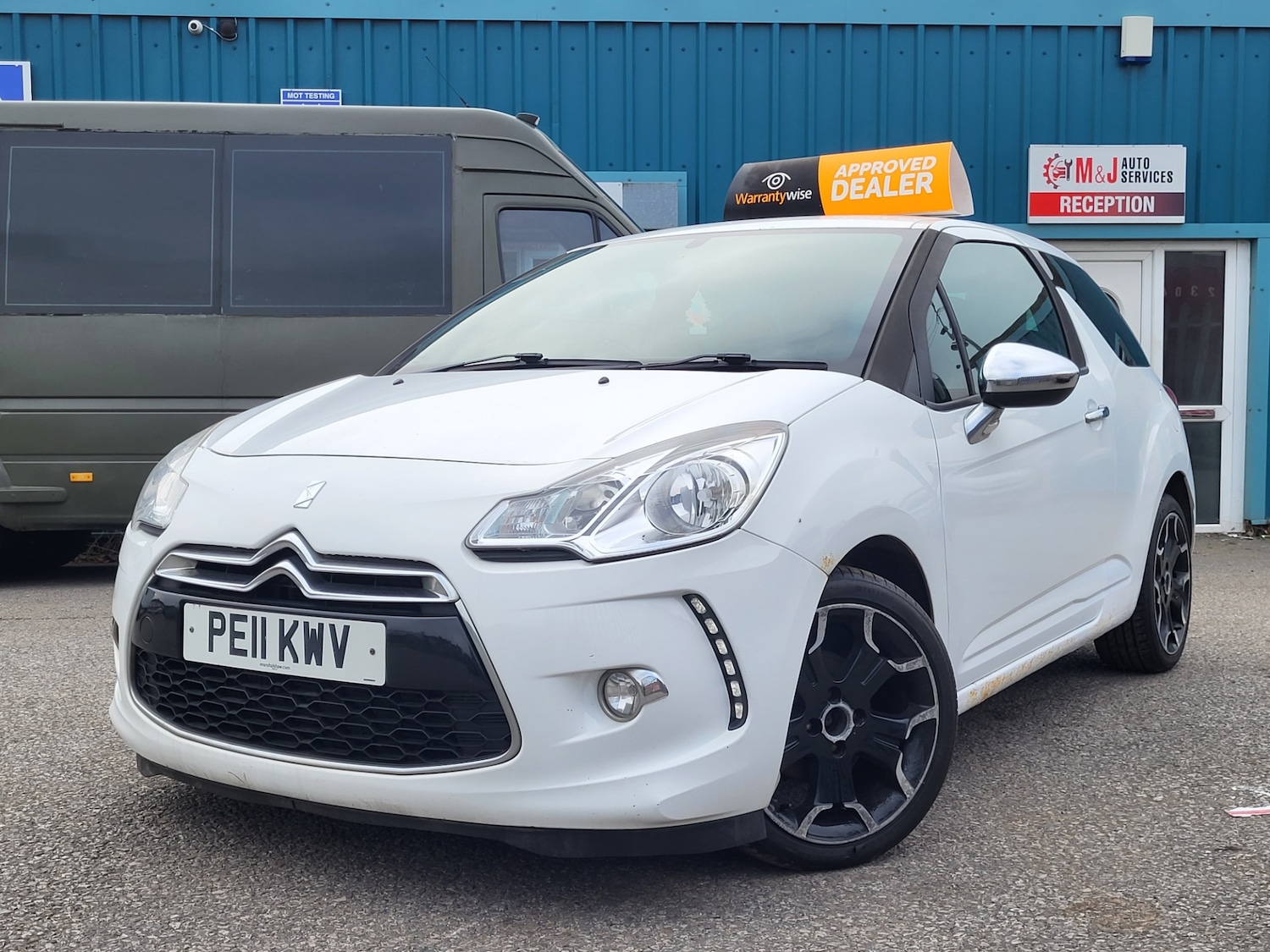 Used Citroen DS3 2011 for sale - 76960353: Photo 14