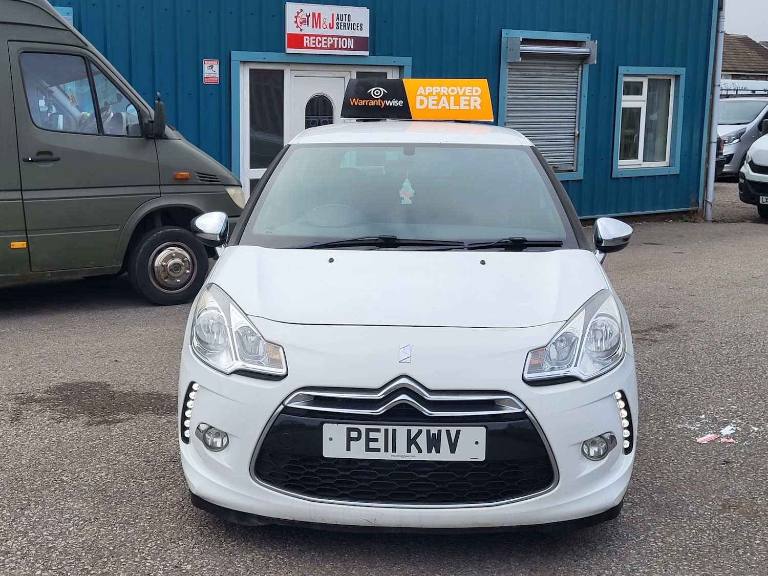Used Citroen DS3 2011 for sale - 76960353: Photo 2
