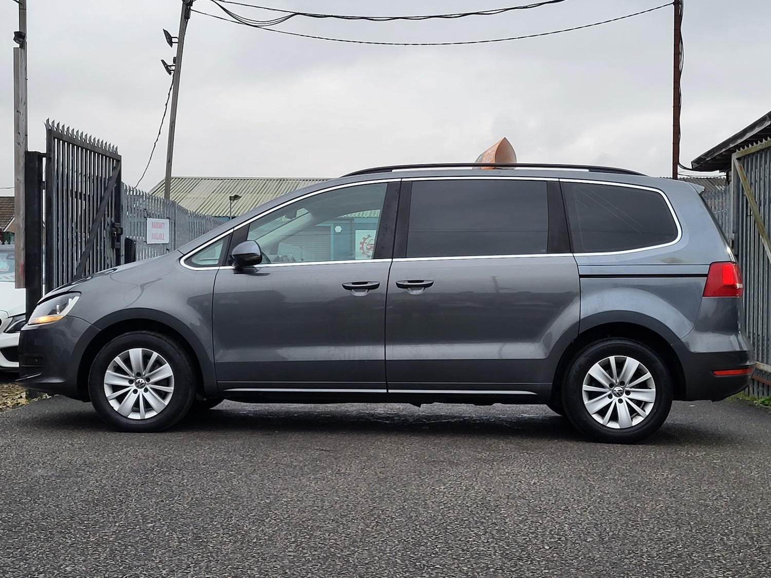 Used Volkswagen Sharan 2015 for sale - 77034011: Photo 16