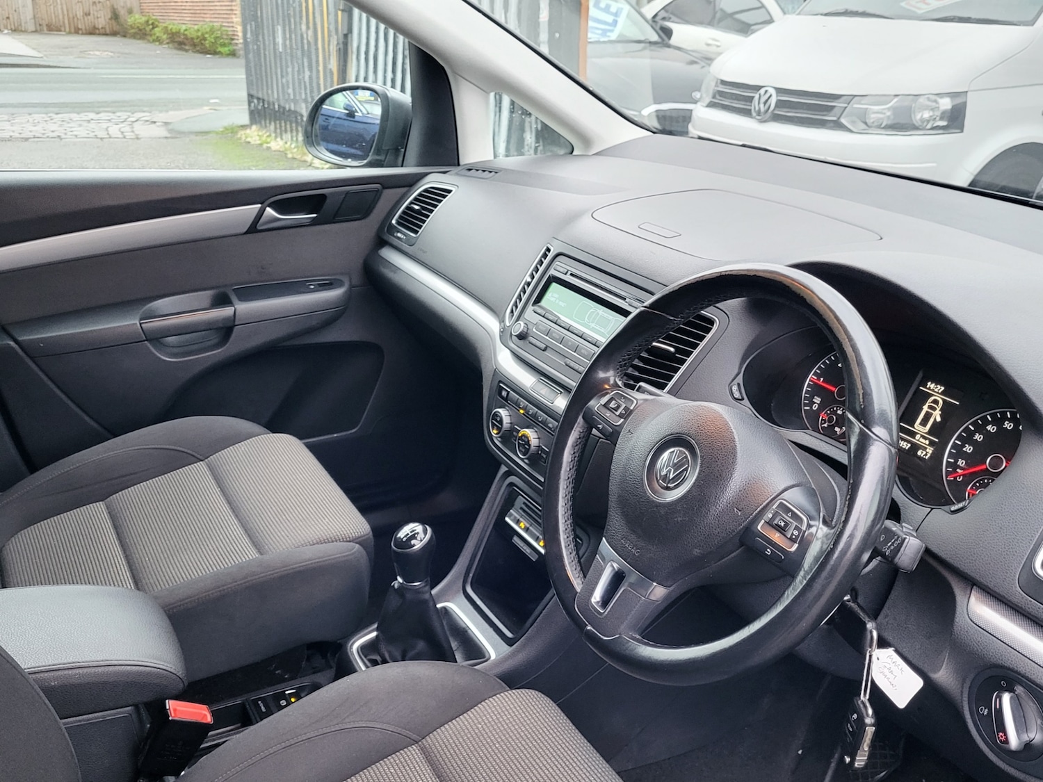 Used Volkswagen Sharan 2015 for sale - 77034011: Photo 6