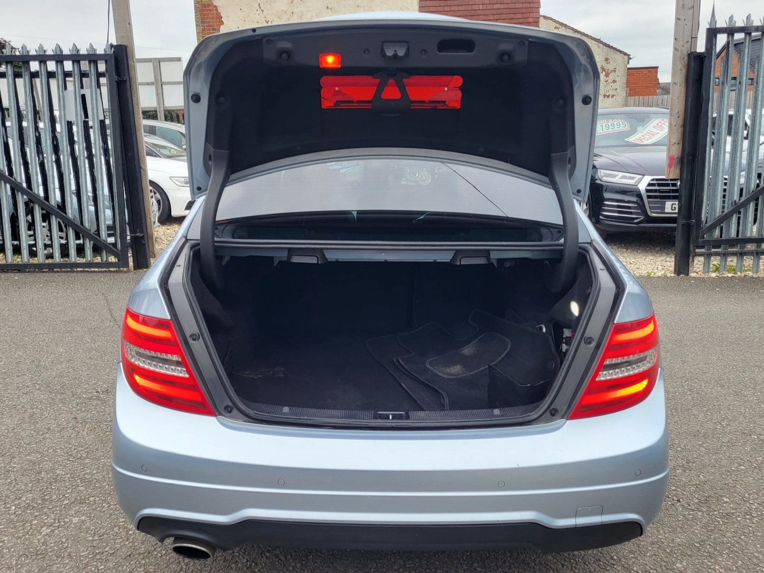 Used Mercedes-Benz C Class 2013 for sale - 76961221: Photo 11