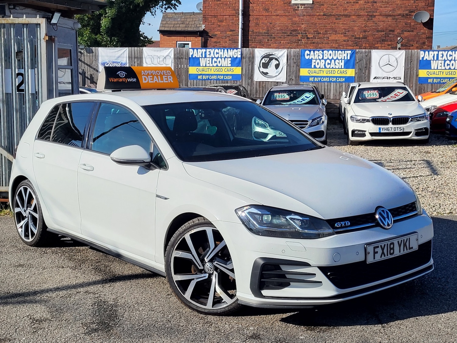Used Volkswagen Golf 2018 for sale - 76962975: Photo 1