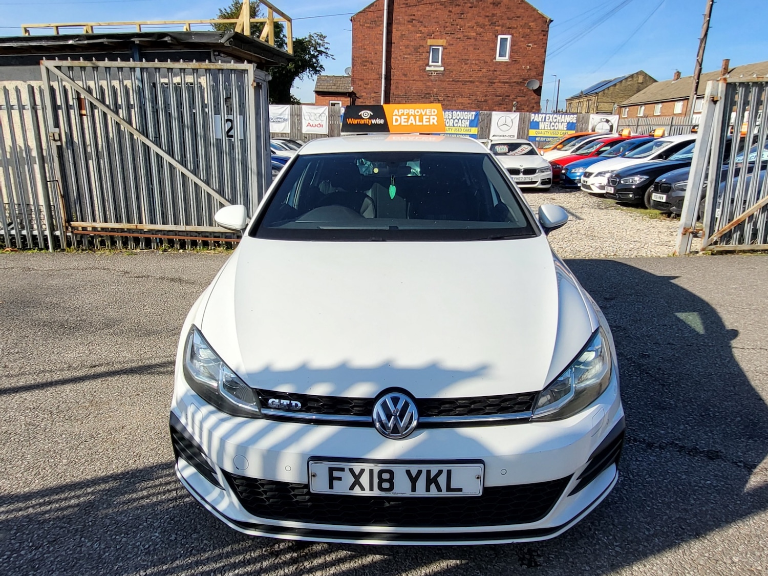 Used Volkswagen Golf 2018 for sale - 76962975: Photo 2