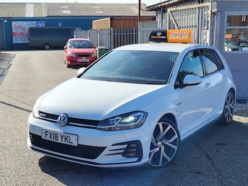 Used Volkswagen Golf 2018 for sale - 76962975: Photo