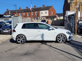 Used Volkswagen Golf 2018 for sale - 76962975: Photo