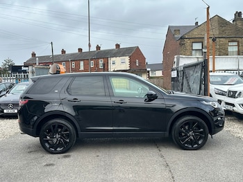 Used Land Rover Discovery Sport 2016 for sale - 77968901: Photo