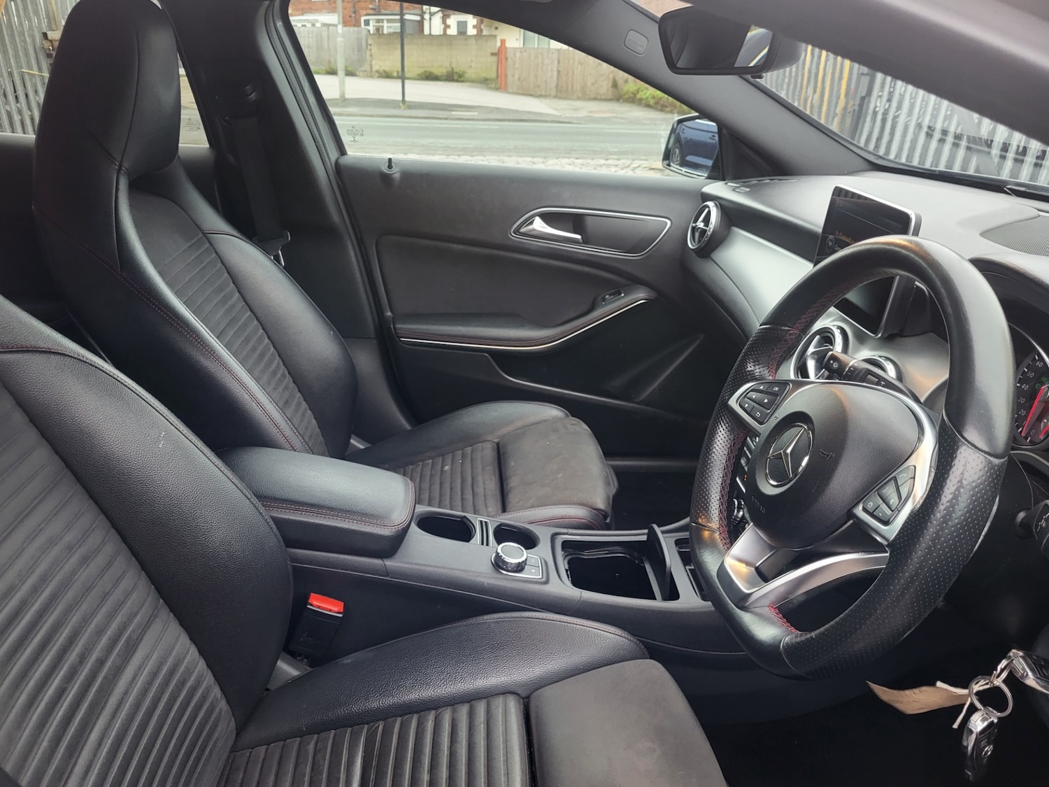 Used Mercedes-Benz GLA 2015 for sale - 76968615: Photo 18