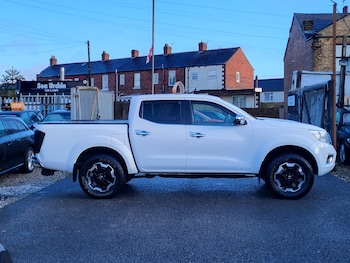 Used Nissan Navara 2017 for sale - 77364079: Photo